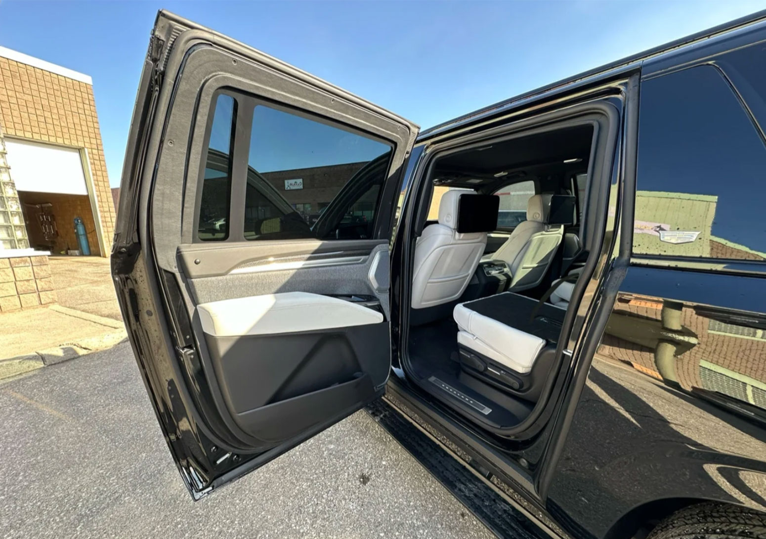 2025 Escalade ESV-V - Imagen 11