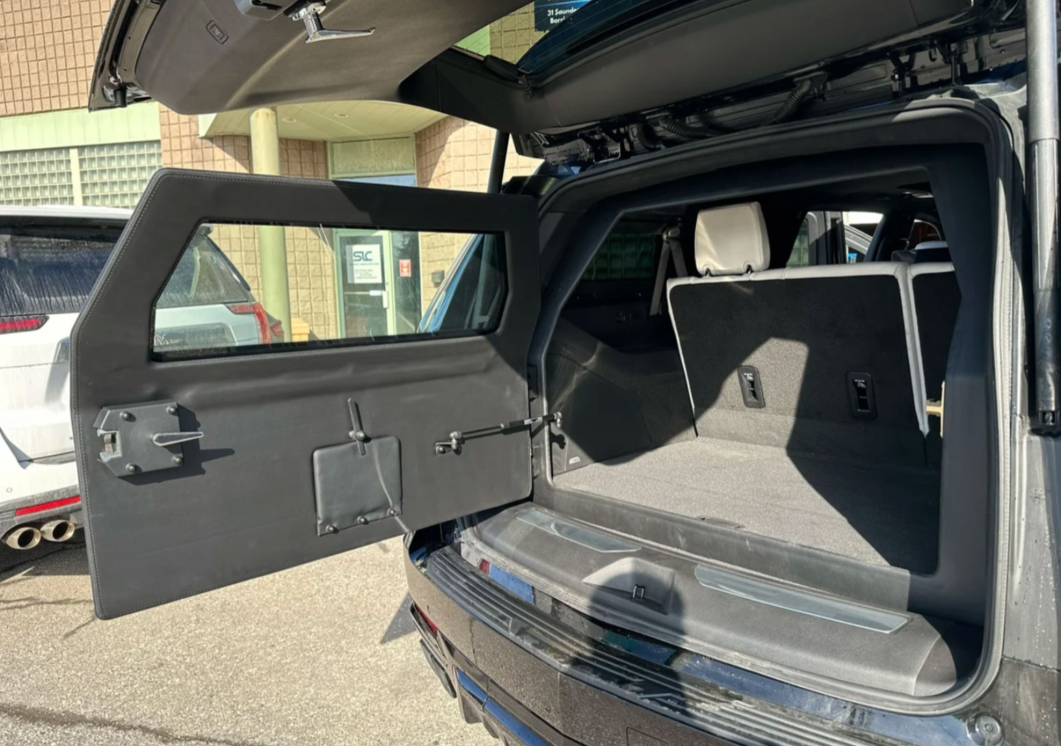 2025 Escalade ESV-V - Imagen 15
