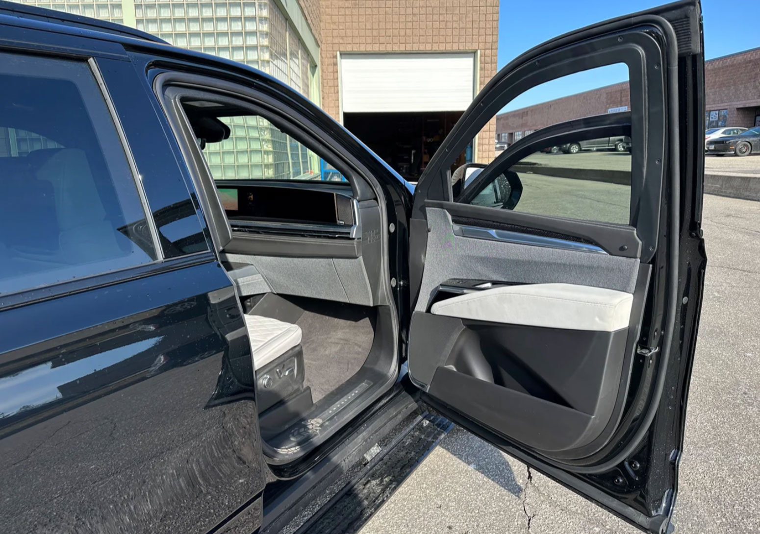 2025 Escalade ESV-V - Imagen 5