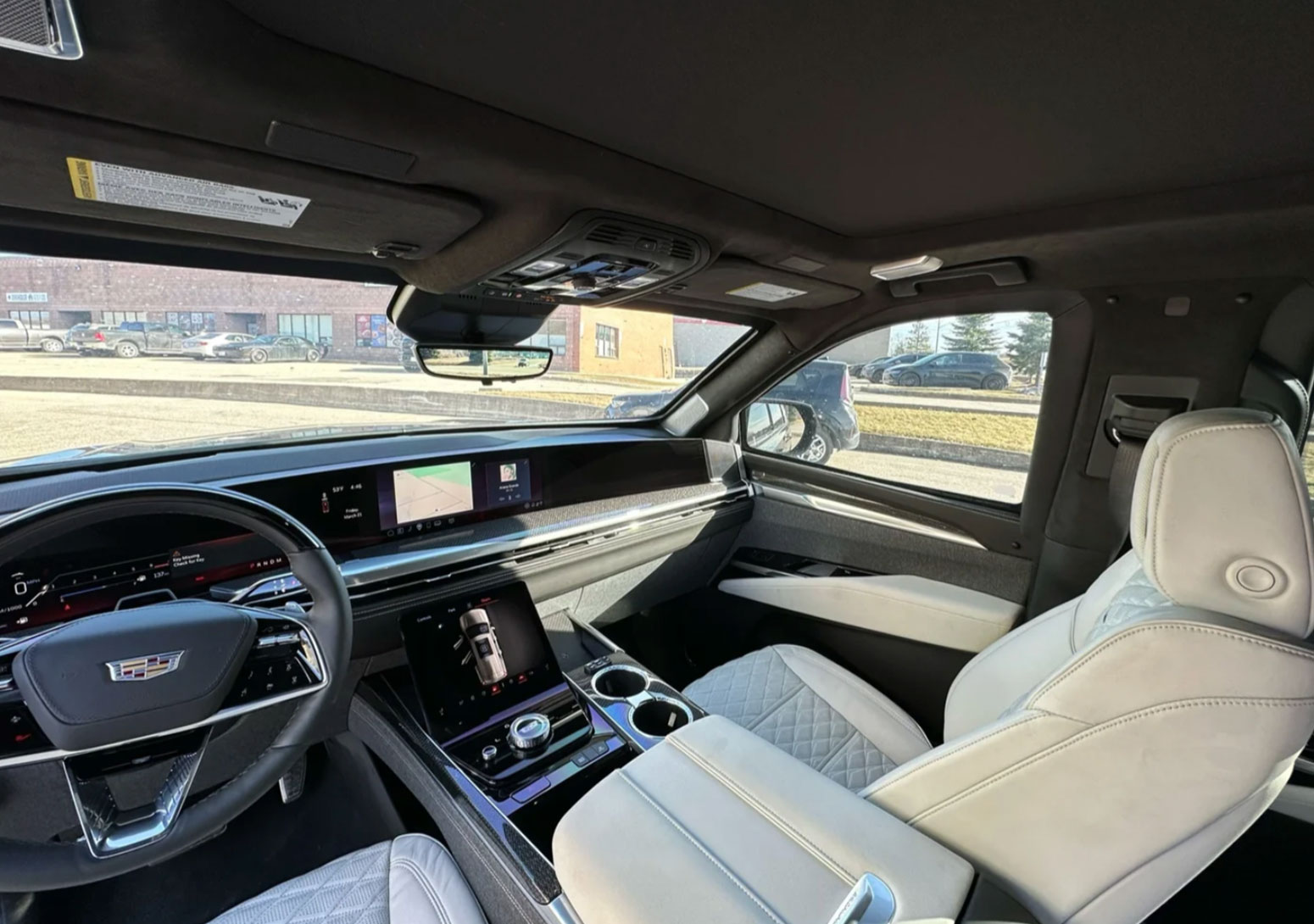 2025 Escalade ESV-V - Imagen 9