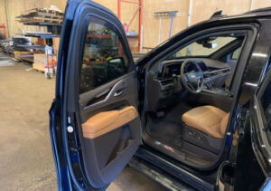 Cadillac Escalade (Beige Interior)