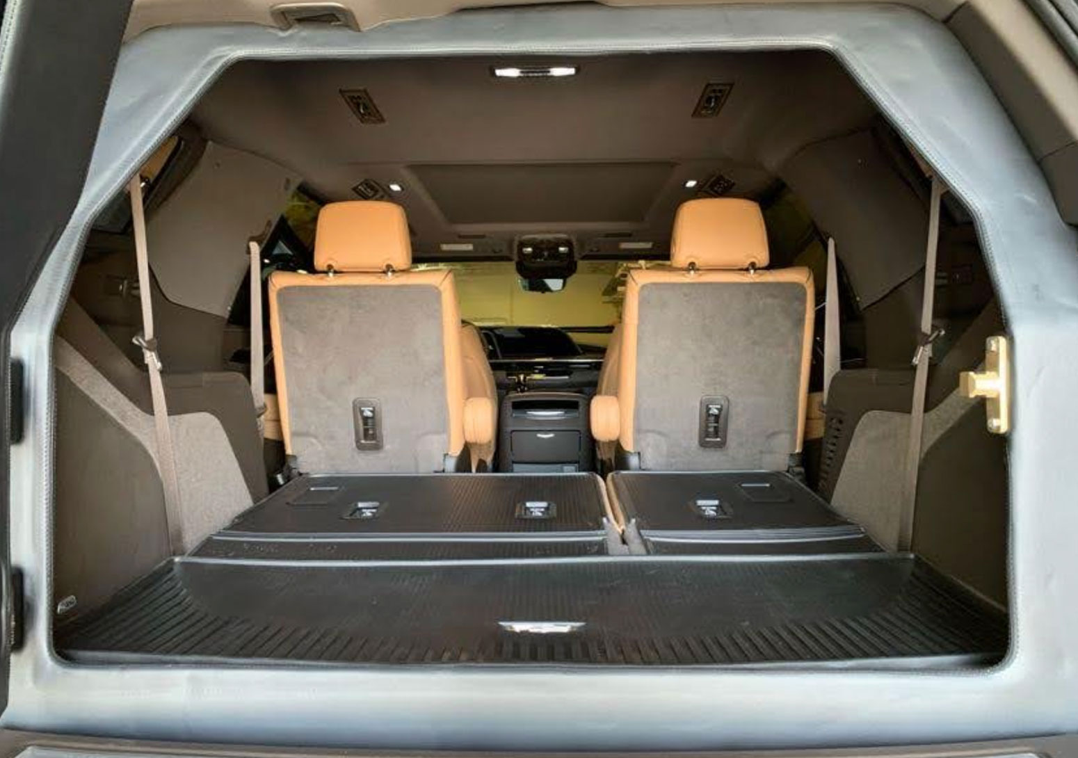 Cadillac Escalade (Beige Interior) - Imagen 10