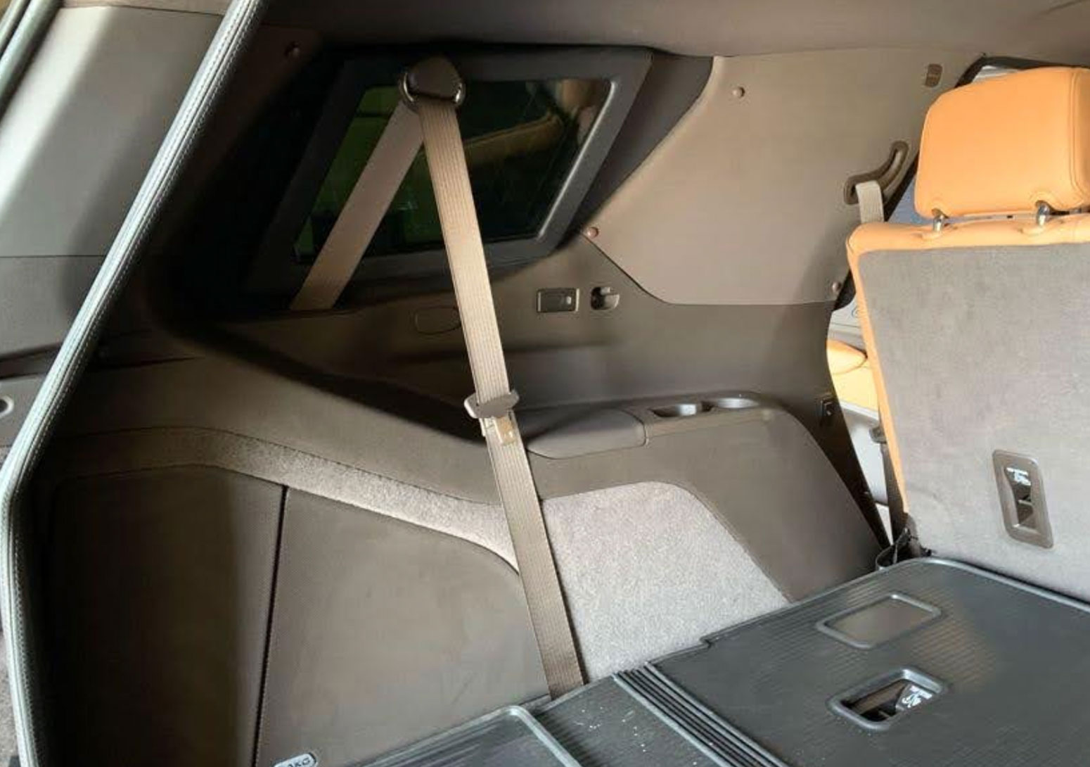 Cadillac Escalade (Beige Interior) - Imagen 11