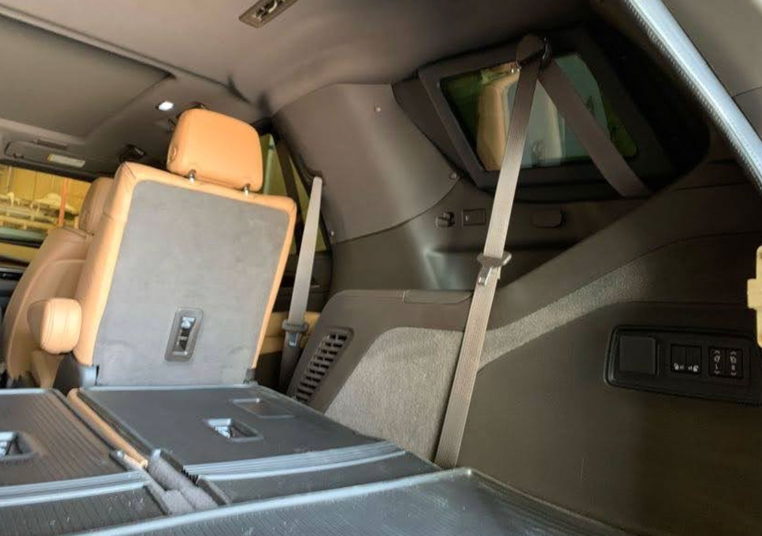 Cadillac Escalade (Beige Interior) - Imagen 13