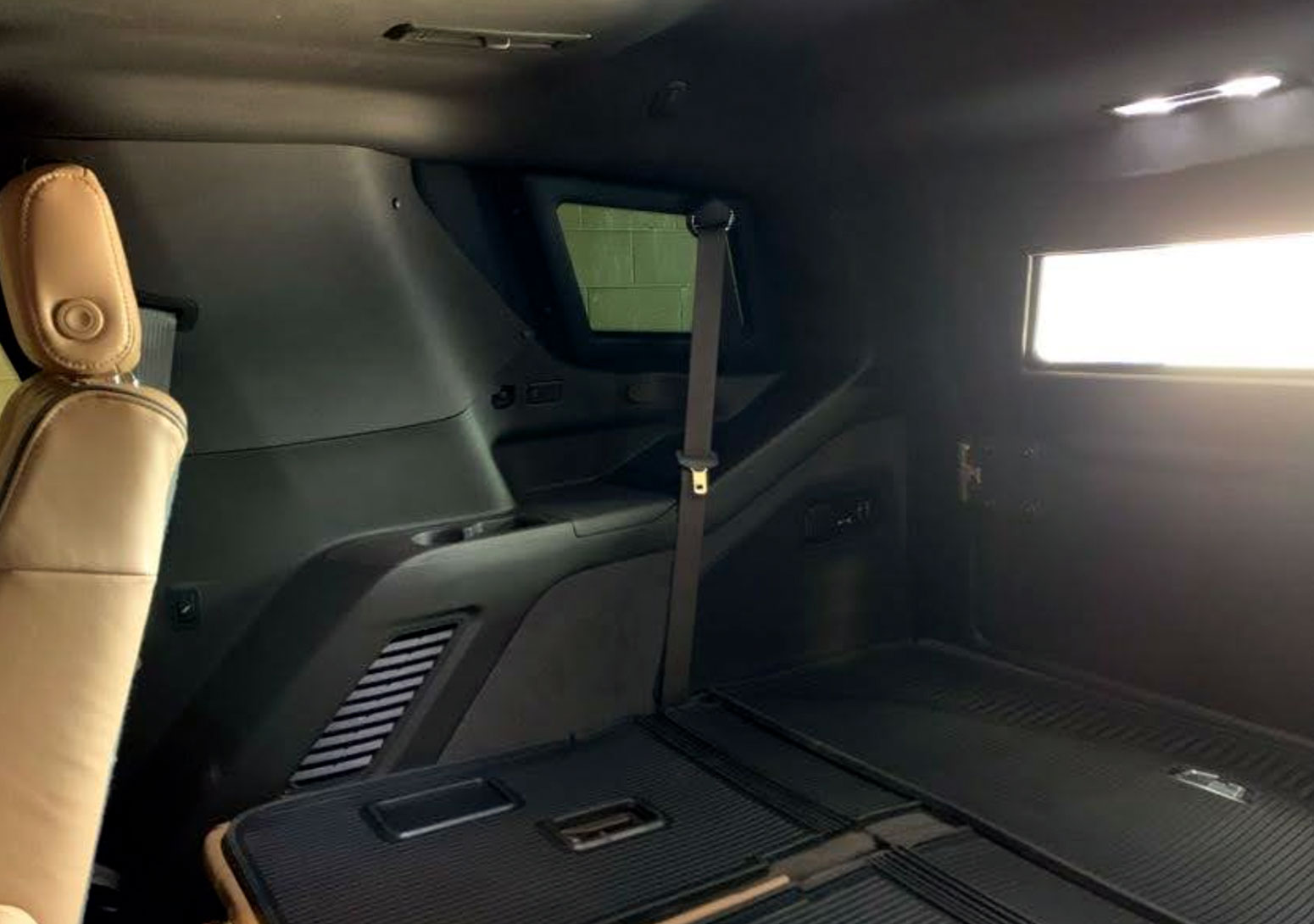 Cadillac Escalade (Beige Interior) - Imagen 16