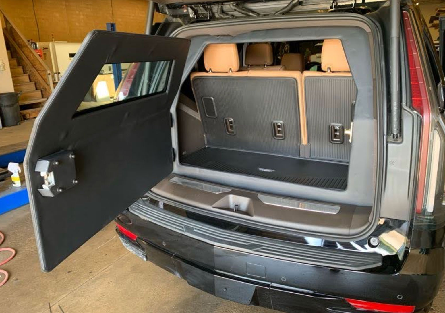 Cadillac Escalade (Beige Interior) - Imagen 3