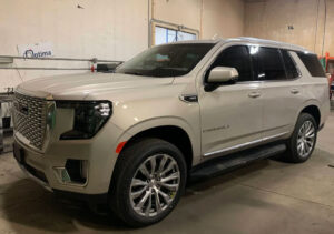 GMC Denali (Grey)